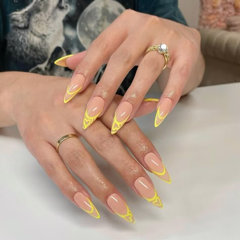 Vacation Stilleto Nails, Gel Nails Shape, Nails September, Almond Acrylic Nails Designs, Orange Acrylic Nails, Best Nail Ideas, Mani Ideas, Sassy Nails, Fantasy Nails