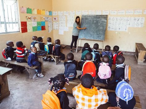 Tanzania Volunteer, Volunteer Teaching, Volunteer Teacher, Online Volunteering, Volunteer Training, Traveling Aesthetic, Arusha Tanzania, Teacher Aesthetic, Big Bucket