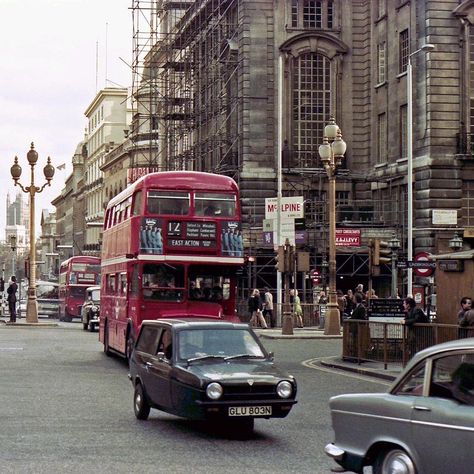 44 Snapshots of Sheffield In The 1970s - Flashbak Transport Aesthetic, Kodachrome Photos, 1970 London, 1970s London, London In October, 1960s London, School Aesthetics, Vauxhall Viva, Amused Quotes