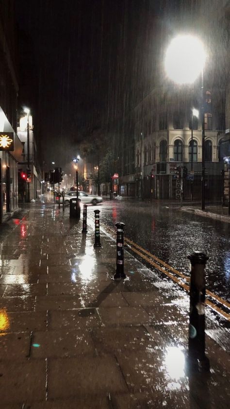 Rain Street, City Rain, Rain Pictures, Rainy City, Rainy Day Aesthetic, Romanticising Life, I Love Rain, Night Rain, Rain Storm