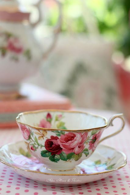 Tea Cup Art, Spring Tea, Pretty China, House Gardens, Afternoon Tea Parties, Pink Tea, Pink Hydrangea, Vintage Teacups, Floral Tea