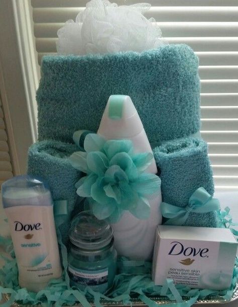 Dove gift basket for her $35 Diy Gifts Baskets, Diy Christmas Gift Baskets, Joululahjat Diy, Unique Christmas Gifts Diy, Christmas Gift Baskets Diy, Gifts Baskets, Kids Gift Baskets, Baskets For Men, Gift Baskets For Men