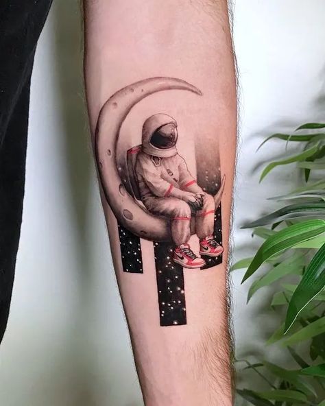 Astronaut Tattoo Color, Astronaut Moon Tattoo, Astronaut Tattoos, Reading Tattoo, Lost Tattoo, Cosmic Tattoo, Krishna Tattoo, Astronaut Tattoo, Small Shoulder Tattoos