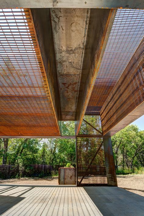 The Lamar Station Classroom in Colorado offers locals a space for urban-farming education Lakewood Colorado, Outdoor Education, Youth Programs, Environmental Education, Outdoor Classroom, Metal Building Homes, Environmental Design, Community Gardening, Urban Farming