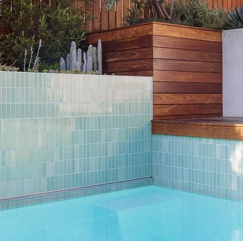 I love a nice stacked tile installation particularly with high variation glazes. It creates an interesting balance between foreground and background field and line color and grout. Design: @johnstonvidalprojects. Classic Field 2x6 in Pisces Green Stacked Tile, Heath Ceramics Tile, Waterline Pool Tile, Blue Green Tile, Spa Tile, Modern Spa, Green Pool, Quick Dip, Swimming Pool Tiles