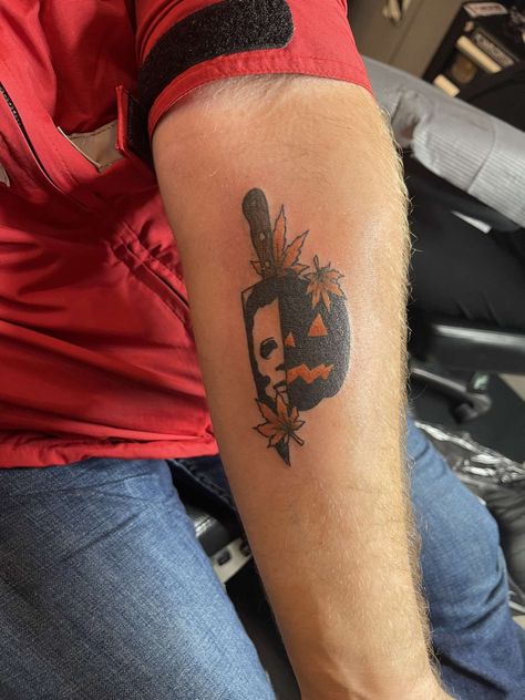 Micheal Myers Tattoo Design, Michael Myers Tattoo Ideas, Micheal Myers Tattoo, Jason Voorhees Tattoo, Michael Myers Tattoo, Myers Tattoo, Fall Tattoo, Michael Meyer, Autumn Tattoo