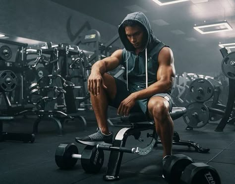 Fitness Photoshoot Men, Gym Photoshoot Male, Gym Men Photography, Outdoor Fitness Photography, Viking Gym, Gym Posing, Gym Commercial, Male Fitness Photography, Workout Photos