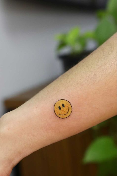 Smiley Tattoo, Smiley Face Tattoo, Cute Elephant Tattoo, Sticker Tattoo, Self Love Tattoo, Tattoo Trend, Cute Tiny Tattoos, Leg Sleeve Tattoo, Small Hand Tattoos