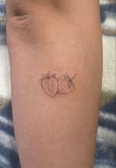 Croquette Aesthetic Tattoo, Soft Feminine Tattoo, Tiny Feminine Tattoos, Croquette Tattoo, Tiny Dainty Tattoos, Coquette Tattoo Ideas, Cutesy Tattoos, Dainty Feminine Tattoos, Soft Tattoo