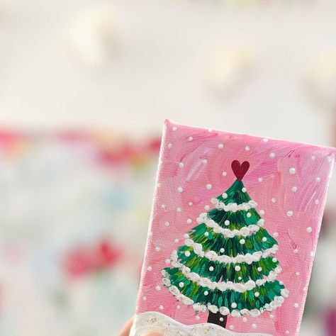 Bethany Joy 🎨 Artist on Instagram: "It’s hard to believe that November 1st is only a couple days away! 😅 I’ve got SO many works in progress right now in my studio as I’m getting ready for all things Christmas for you! 🎄 These cutie Christmas tree mini canvases will be available on my website this Friday plus new art launches alllll November long so be sure and stay tuned! Tis the season! 🩷💚❤️ And Happy almost Halloween, too! 😆🎃" Small Christmas Painting Ideas, Mini Christmas Paintings Easy, Christmas Easy Paintings On Canvas, Christmas Painting Ideas On Canvas Easy, Homemade Paintings, Mini Christmas Paintings, Christmas Painting Easy, Mini Canvas Christmas, Christmas Canvas Art Easy