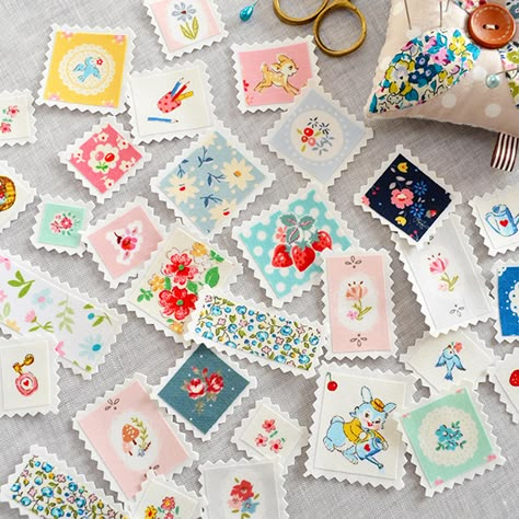 Pretty Stamps, Fabric Stamps, Fabric Envelopes, Quilting Digest, Fabric Envelope, Scrap Fabric Crafts, Pouch Tutorial, Fabric Stamping, Pretty Fabric