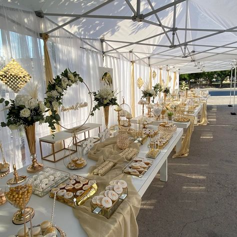 Wedding Bar Ideas Food Stations, Creative Wedding Desserts, Backyard Nikkah Decor, Nikkah Food Table, House Nikkah Decor, Wedding Arabic Decoration, Nikkah Food, White And Gold Table Decor, Arab Dessert Table