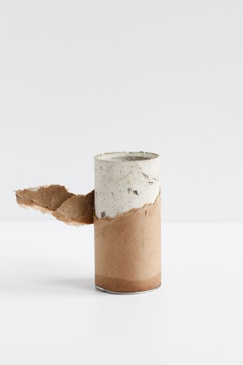 Concrete Vase, Decoration Beton, Diy Beton, Cement Diy, Cement Art, Concrete Diy Projects, Concrete Vases, Hemma Diy, Cement Pots