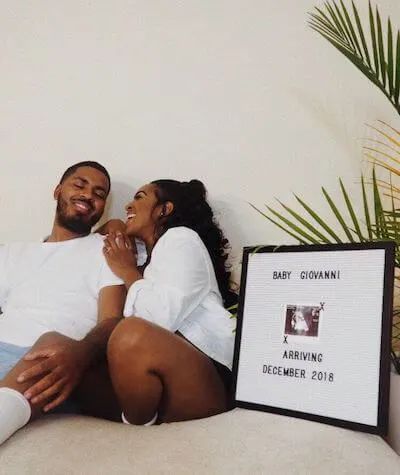 Maternity Pictures Announcement, Joie Chavis Pregnant, Creative Maternity Pictures Black, We’re Expecting Photos, Pregnancy Reveal Photoshoot Ideas, Baddie Maternity Shoot, Pregnancy Announcement Black Couples, Black Maternity Pictures With Husband, Black Pregnancy Photos Couples