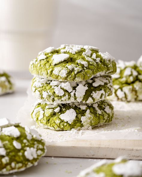 Matcha Crinkle Cookies Matcha Crinkle Cookies, Cookies Crinkle, Crinkles Cookies, Crinkles Recipe, Almond Shortbread Cookies, Matcha Cookies, The Best Cookies, Matcha Tea Powder, Five Spice