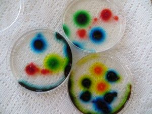 Here's a post with some great ideas for studying diffusion and osmosis using gelatin. Osmosis Experiment, Diffusion Osmosis, Diffusion And Osmosis, Grade 8 Science, Biology Experiments, Biology Ideas, Biology Teaching, Cell Transport, Science Cells