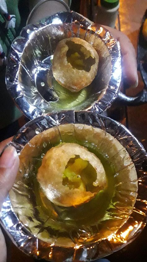 Indian Street food Food Snaps Night, Desi Street Food, Foodie Pics, Pani Puri, Easy Rice Recipes, Indian Street, Food Therapy, Indian Street Food, Snap Food