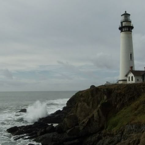 Sea Lighthouse, Sailor Core Aesthetic, Light House Aesthetic Ocean, Lighthousecore Aesthetic, Old Lighthouse Aesthetic, Sailors Aesthetic, Atlantic Ocean Aesthetic, Lighthouse Aesthetic Dark, Lighthouse Living