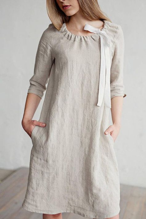 0731460a8a5ce1626210cbf4385ae0efdesc45917821ri Áo Blu, Kurta Neck Design, Cotton Kurti Designs, Linen Fashion, Dress Neck Designs, Kurti Neck Designs, Kurta Designs Women, Designs For Dresses, Kurta Designs