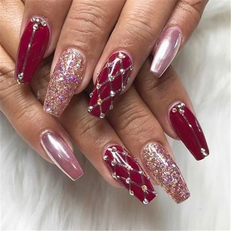 Red Sparkle Nails, Nails For Winter, Red Nails Glitter, Unghie Nail Art, Karwa Chauth, Red Acrylic Nails, Inspiration Bathroom, Nail Colors Winter, Gold Nail