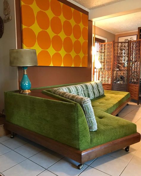 Hakaar's Bazaar | SOLD! 🔥 Adrian Pearsall Boomerang Sofa 🔥 WOW!!! This piece is an absolute stunner😻 Original fabric in a velvety green and tweed-like… | Instagram Boomerang Sofa, Adrian Pearsall Sofa, Foyer Furniture, Adrian Pearsall, Mid Century Sofa, Cool Furniture, Diy Furniture, Vacation Home, Vintage Fashion