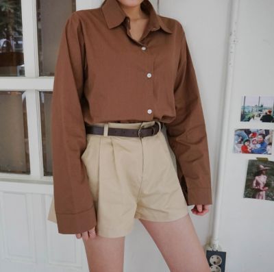 a424ed4bd3a7d6aea720b86d4a360f75 Brown Shorts Outfit, Khaki Shorts Outfit, Brown Outfits, Funky Shirts, Shorts Outfits Women, Linen Collection, Asian Street Style, Concert Outfits, Brown Outfit