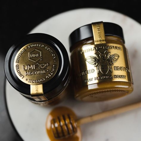 Take a teaspoon a day to fortify gut health and boost immunity 👌 Any Manuka Honey rating 10+ UMF or MGO 260 or higher is considered medicinal. #LiquidGold #PureHoney #Manukahoney #Manuka #Honey #NewZealandHoney #guthealth #immunityboost #naturesmedicine Honey Bees Keeping, Honey Label Design, Spices Packaging, Honey Label, Honey Brand, Honey Bottles, Honey Packaging, Jar Packaging, Boost Immunity