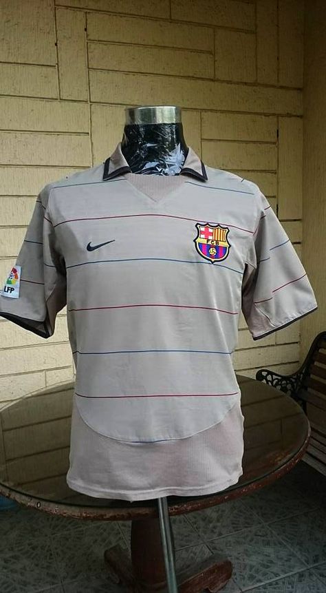 BARCELONA FC 2003-2004 LA LIGA 2ND AWAY VINTAGE JERSEY SHIRT CAMISETA Vintage Barcelona Jersey, Barcelona Jerseys, Football Jersey Shirt, School Jersey, Vintage Jerseys, Soccer Kits, Football Kits, Vintage Football, Jersey Shirt