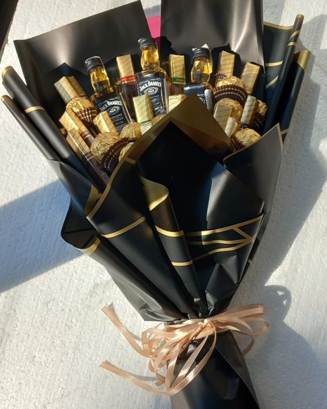 Men Gift Bouquet, Bouquet Ideas For Men, Men’s Bouquet Gift, Bottle Bouquet, Bottle Bouquet Liquor, Alcohol Bouquet For Men, Liquor Bottle Flower Box, Booze Bouquet Mini Liquor Bottles, Alcohol Bouquet