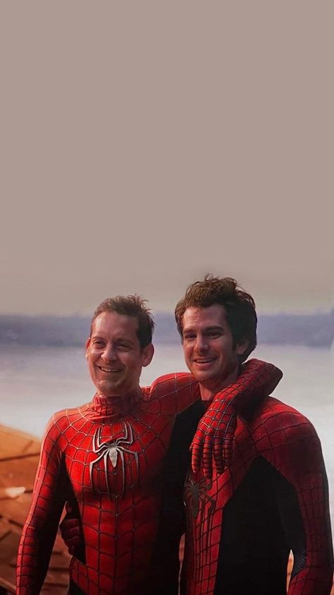 Tobey Maguire And Andrew Garfield, The Amazing Spider Man Andrew Garfield, No Way Home Spiderman Wallpaper, Spider Man No Way Home Wallpaper, No Way Home Wallpaper, Spiderman Tobey Maguire, Tobey Maguire Spiderman, Andrew Garfield Spiderman, Garfield Spiderman