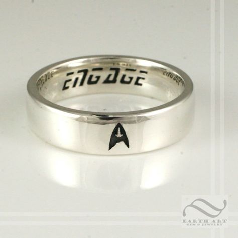 Star Trek Ring, Star Trek Insignia, Star Trek Wedding, Mens Engagement Ring, Lego Wedding, Star Fleet, Star Trek Merchandise, Geek Wedding, Mom Keychain