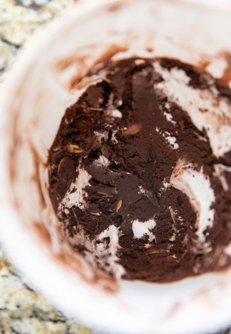 rocky road ice cream frozen in a plastic container Homemade Rocky Road Ice Cream, Rocky Road Ice Cream Recipe, Rocky Road Ice Cream, Snickers Ice Cream, Fall Dessert Recipes Easy, Pumpkin Pie Ice Cream, Ice Cream Recipes Machine, Ice Cream Freezer, Vanilla Ice Cream Recipe