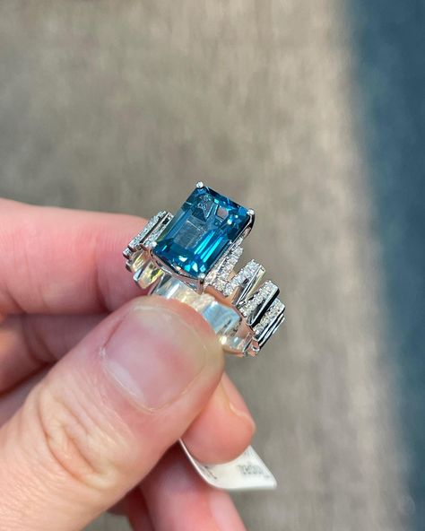 Follow @desireegems for more special offers Main Stone : London Blue Topaz 3.96ct Side stone : 40 pieces Diamonds 0.23ct Metal : 18k White Gold Ring size : HK18 | US 8.25(Free Resizing) . . . #londonbluetopaz #topaz #bluetopaz #gems #gemstone #finegems #finegemstone #singaporegems #singaporejewellery #desireegems Jewellery Project, Blue Topaz Jewelry, White Gold Ring, Blue Topaz Ring, London Blue Topaz, London Blue, Topaz Ring, Jewelry Projects, Affirmation Quotes