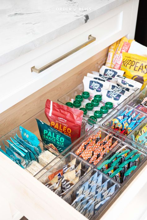 Deep Drawer Organization Kitchen, Snack Drawer Ideas, Healthy Snack Drawer, Deep Kitchen Drawer Organization, Uncluttered Kitchen, Deep Drawer Organization, Snack Drawer, Drawer Ideas, Deep Pantry