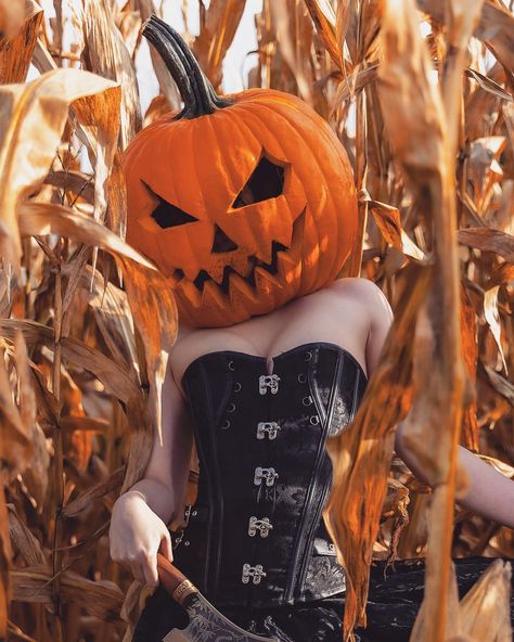 🎃 This head is a bit cumbersome, may I borrow yours? 🔪 #spooky #pumpkinhead #pumpkinheadphotoshoot #sleepyhollow #headlesshorseman… | Instagram How To Pumpkin Head Photoshoot, Pumpkin Girl, Pumpkin On Head, Pumpkin Head Photoshoot, Pumpkinhead Photoshoot, Spooky Buddies, Pumpkin Queen, Headless Horseman, Horror Lovers