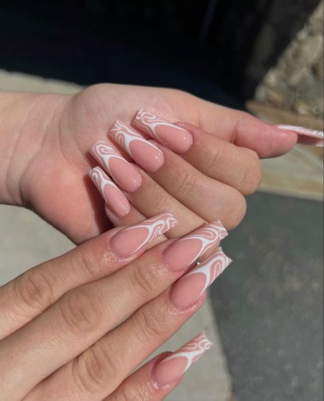 Swirly French Tip, White Gel Polish, French Tip Acrylics, La Nails, French Tip Nail Designs, Gel Art, Line Work, Summer Acrylic Nails, Acrylic Nail Art