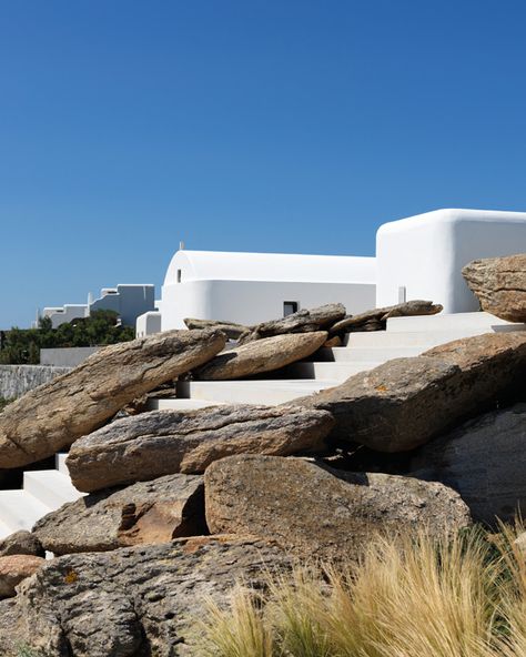 Kalesma Mykonos / Luxury Hotel and Villas in Mykonos, Greece / Casol Kalesma Mykonos, Mykonos Aesthetic, Hotel Design Architecture, Greece Villa, Mykonos Villas, Mykonos Hotels, Greek Villas, Luxury Landscaping, Greek House