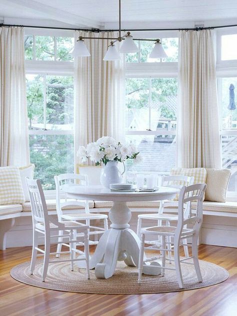 ♥•♥•my white cottage Window Seat Design Dining Room, Breakfast Nook Bay Window, Bay Window Decorating Ideas, Castle Turret, Breakfast Nook Decor, Bay Window Treatments, Built In Window Seat, Window Seating, Kitchen Bay Window