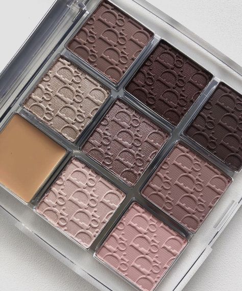 Dior Eyeshadow Palette, Dior Eyeshadow, Soft Eye Makeup, Dior Cosmetics, Instagram Graphics, Makeup Is Life, Makeup Needs, Dior Beauty, Eye Makeup Art