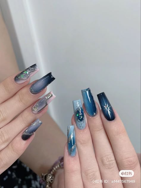 #fashion #aesthetic #nails #cbeauty #chinesenails Chinese Nails, Nails Necklace, Ballet Nails, La Nails, Asian Nails, Mirror Nails, Grunge Nails, Aesthetic Nails, Chinese Blue