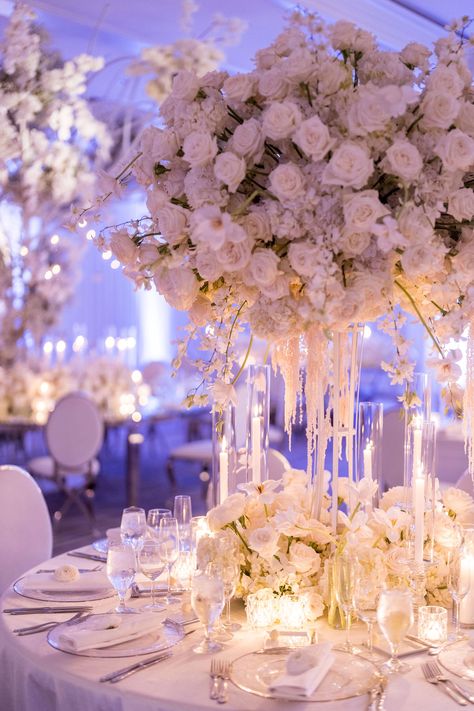 White wedding florals and details for the perfect white wedding.  Winter wonderland wedding inspiration Winterwonder Land Wedding, Winter Wonderland Wedding Ideas, Wedding Winter Wonderland, White Wedding Florals, Pink White Wedding, Winter Wonderland Wedding Theme, White Wedding Inspiration, Wonderland Wedding Theme, Paris Winter