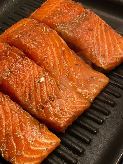 Salmon Aesthetic, Recipes Aesthetic, Primal Diet, Cooking Salmon, Sea Food, Health Lifestyle, Salmon Recipes, Fish Recipes, Clean Eating