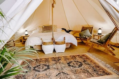 Glamping Bell Tent Interior, Glamping Tents Interior, Yurt Tent Interior, Glamping Interior Design, Bell Tent Interior Ideas, Glamping Interiors, Glamping Interior, Bell Tent Interior, Yurt Glamping