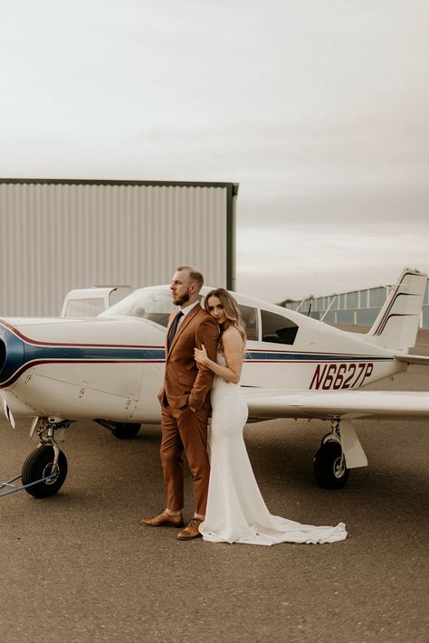 Airplane Hanger Wedding, Pilot Wedding, Airport Wedding, Airplane Hanger, Airplane Wedding, Prom Photography Poses, Aviation Wedding, Wedding Arizona, Hanger Wedding