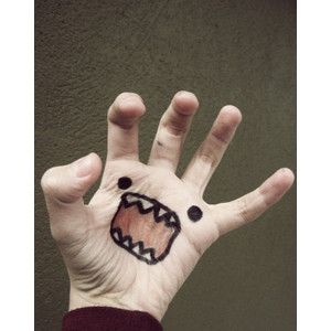 I scare you ? Distortion Photography, Domo Kun, Garfield Cartoon, 2010s Nostalgia, Hand Reference, Weird Creatures, San Pedro, Funky Art, I Tattoo