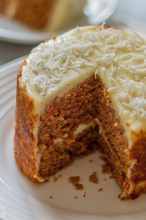 Nutty Cake, Coconut Flour Carrot Cake, Gluten Free Carrot Cake Recipe, Recipes Using Coconut Flour, Coconut Flour Cakes, Carrot Desserts, Gluten Free Carrot Cake, Coconut Flour Recipes, Gluten Free Cake