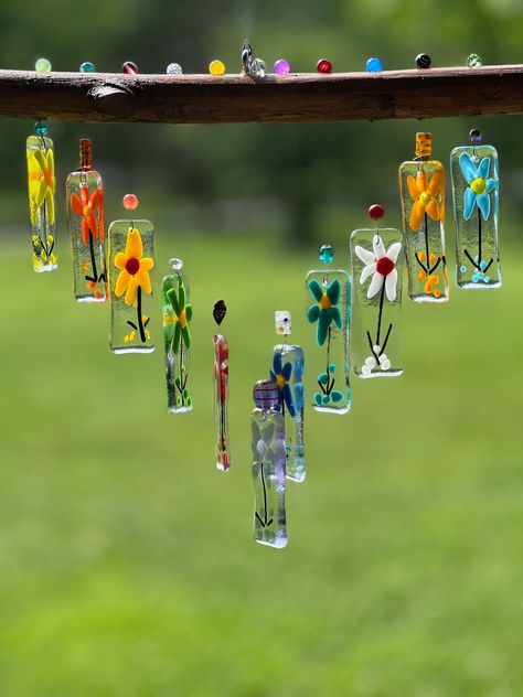 Glassymountainarts - Etsy Fused Glass Wind Chimes, Stained Glass Wind Chimes, Rain Chimes, Windchimes Diy, Glass Yard Art, Fused Glass Flowers, Glass Windchimes, Carillons Diy, Microwave Kiln