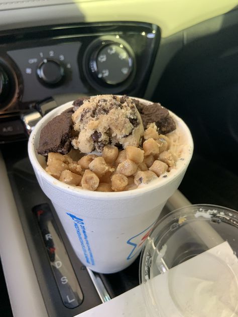 Oreo Big scoop cookie dough blast Sonic Cookie Dough Aesthetic, Cookie Dough With Ice Cream, Brownie With Cookie Dough And Oreos, Sonic Ice Cream, Sonic Food, Oreo Ice Cream Aesthetic, Cookie Dough Nicecream, Cookie Dough Ice Cream Aesthetic, Sonic Blast