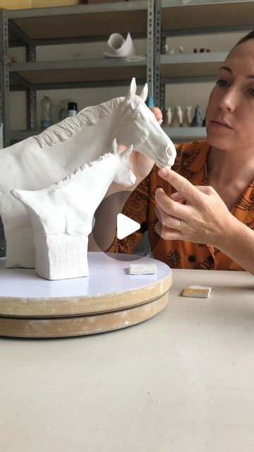 Ceramic Horse Sculpture Clay, Clay People Sculpture, Horse Sculpture Clay, Clay Horse, Mare And Foal, Clay Modelling, Clay People, Sculptures Céramiques, Equestrian Art