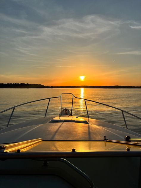 Sunset viewed off the helm of a boat on Lake Norman outside of Charlotte North Carolina. Speed Boat Aesthetic, Charlotte Aesthetic, Star Watching, Boat Sunset, Lake Day, Dream Landscape, Lake Boat, Dragonfly Art, Secret Gardens